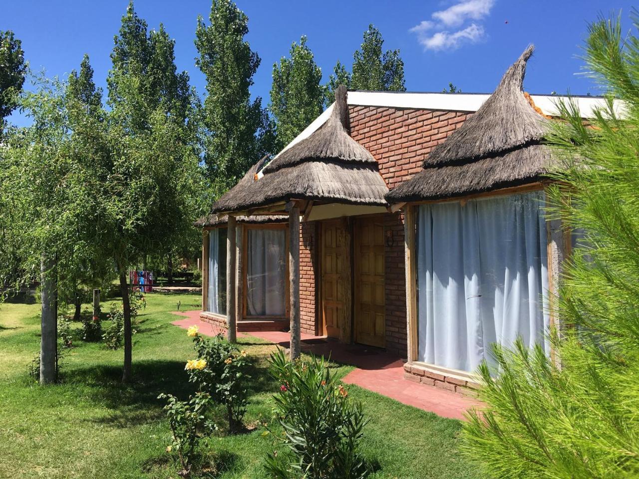 Отель Cabanas El Pueblo Escondido Сан-Рафаэль Экстерьер фото